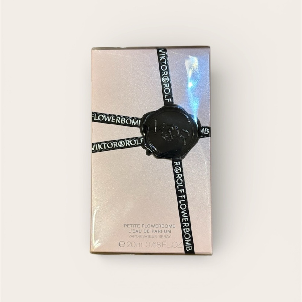 Viktor & Rolf Pink Flowerbomb Packaging .67 OZ Bottle
